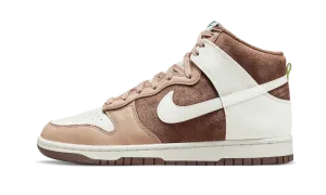 Dunk High Light Chocolate