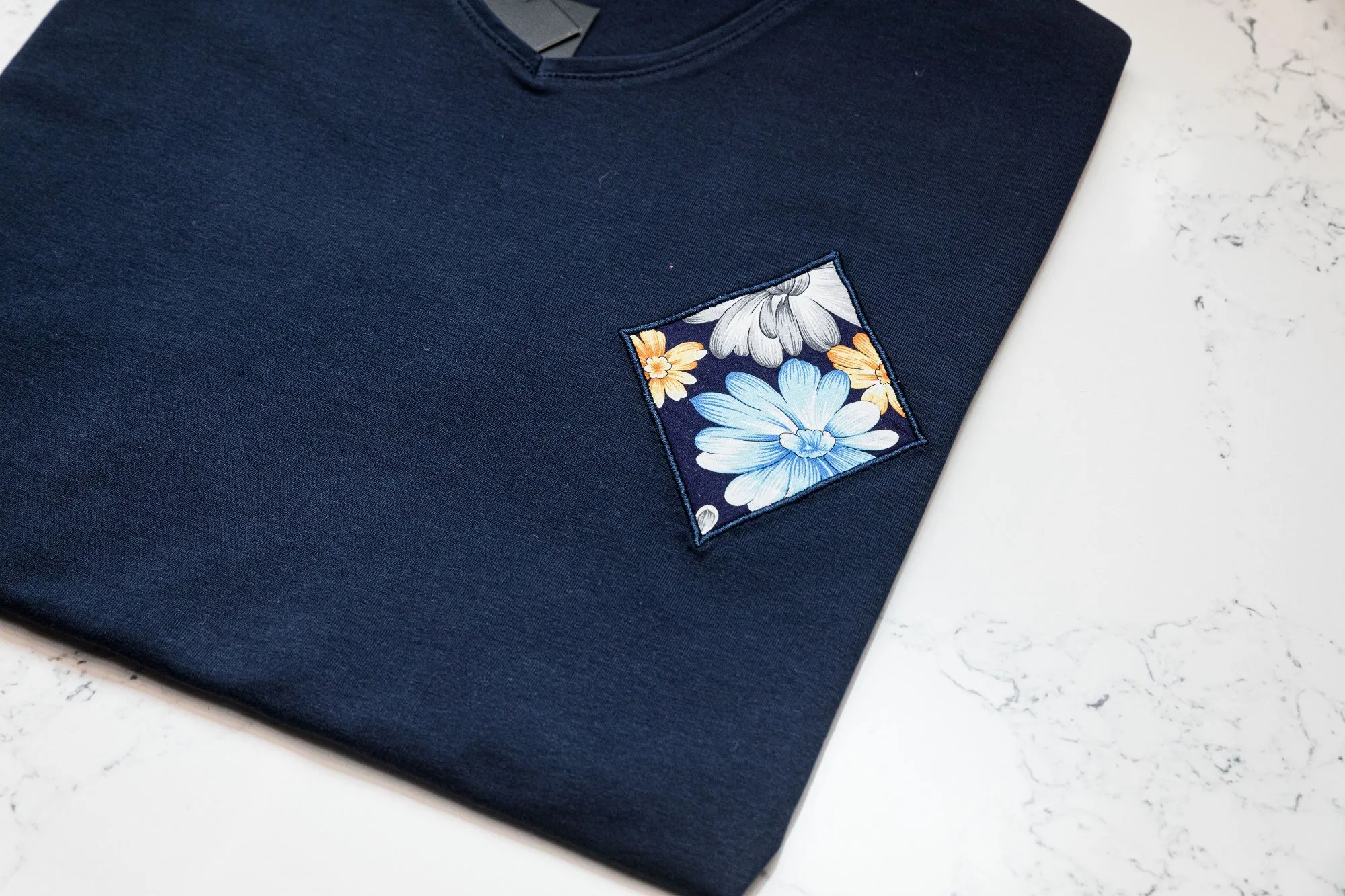 The Diamond T-Shirt - Navy